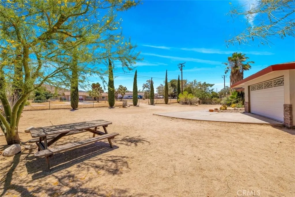 57556 Pueblo Trail