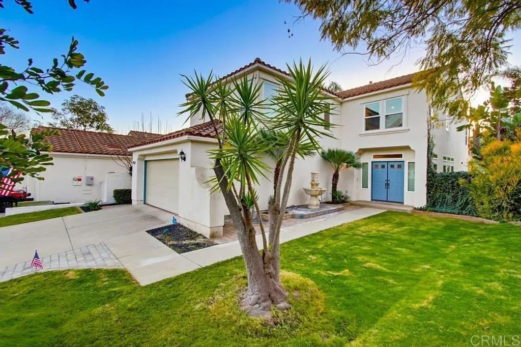 Photo of 2345 Amber Oak Lane, Escondido, CA 92027 (MLS # NDP2601467)