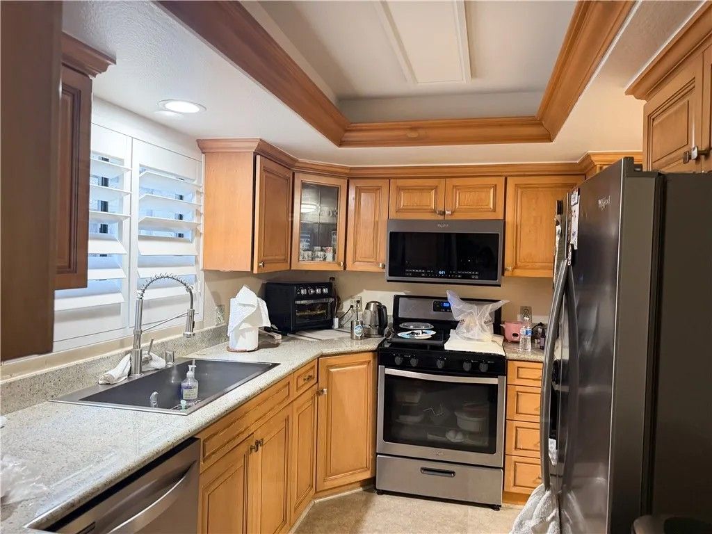 Photo of 655 Alexander St #3, Glendale, CA 91203 (MLS # CV26092182)