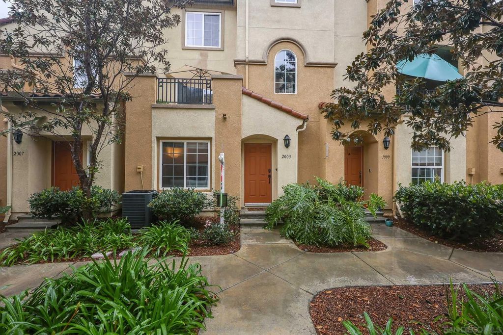 Photo of 2003 Caminito De La Cruz, Chula Vista, CA 91913 (MLS # 260003886)