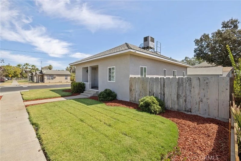 1229 N Redington