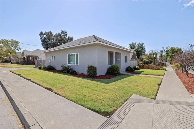 1229 N Redington