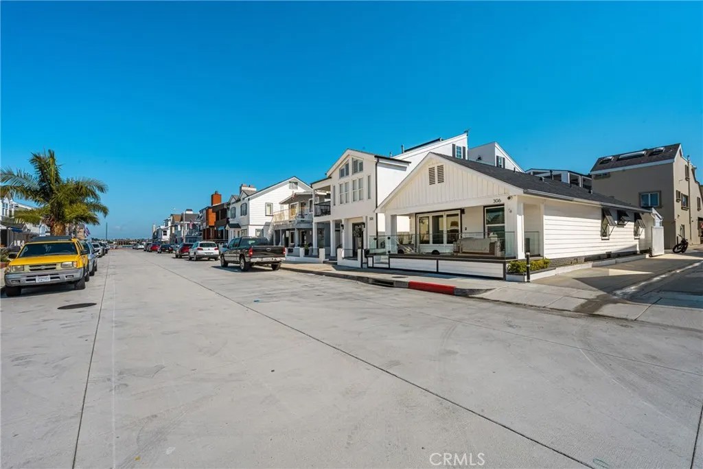 306 Alvarado Place