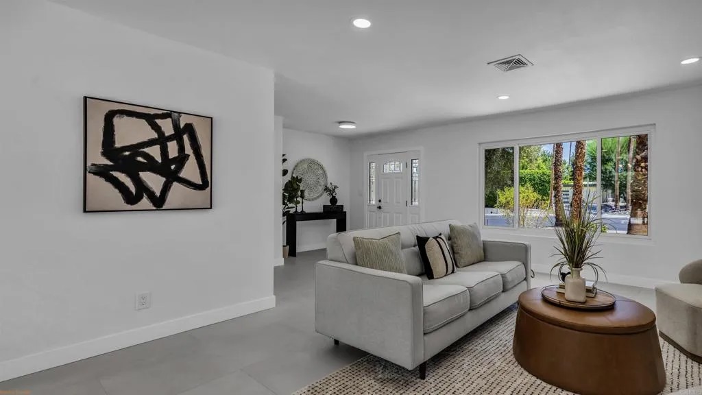 1111 S San Joaquin Drive