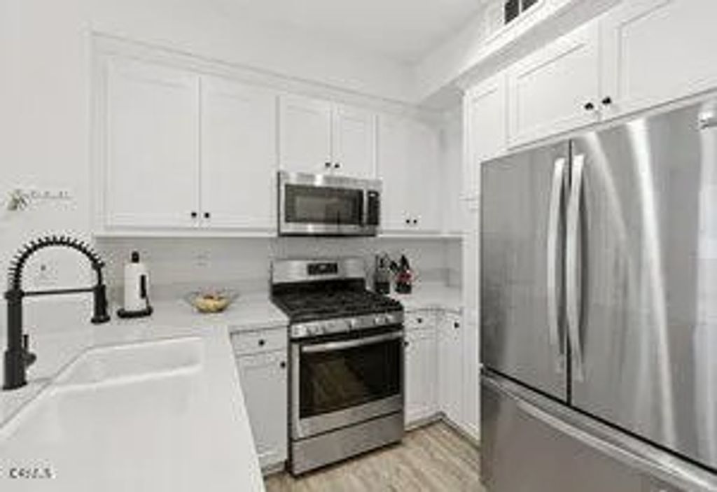 Photo of 401 Castiano Street, Camarillo, CA 93012 (MLS # V1-33667)