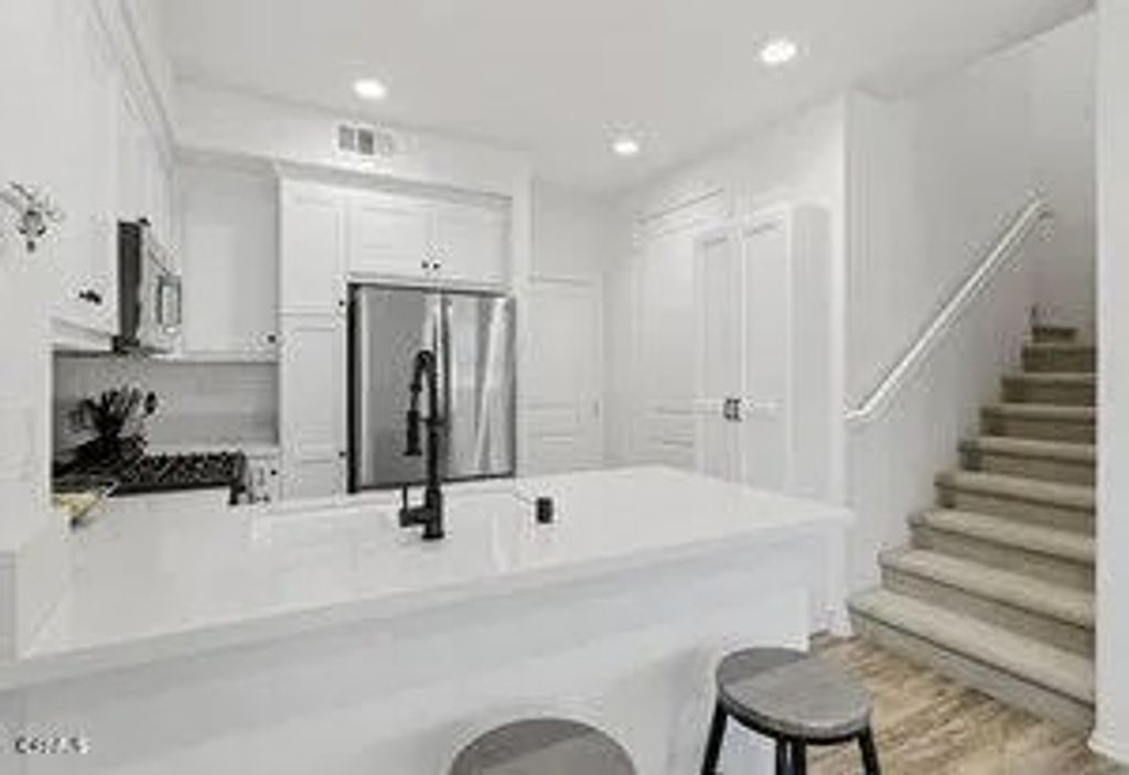 Photo of 401 Castiano Street, Camarillo, CA 93012 (MLS # V1-33667)