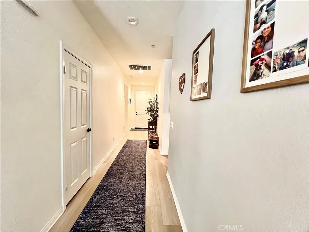 3400 E Foxglove