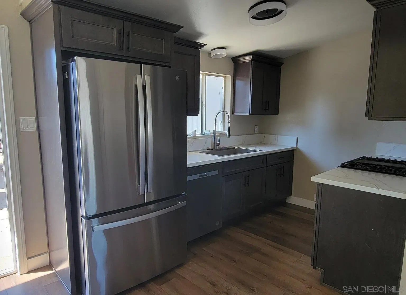 1383-87 Oakdale Avenue