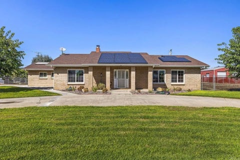Photo of 325 West Haverford RD, Ramona, CA 92065 (MLS # NDP2609592)