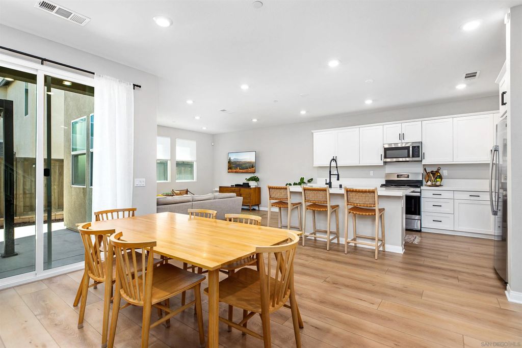 Photo of 1776 Whitmore Loop, Chula Vista, CA 91913 (MLS # 250043462)