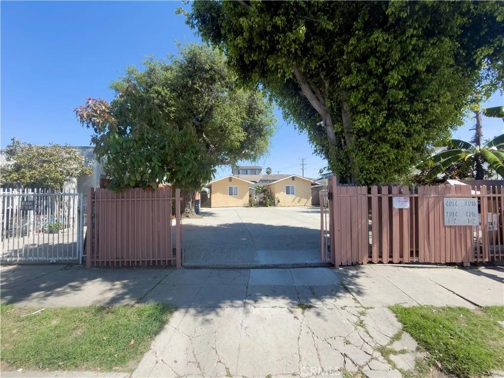 Photo of 4014 Mckinley Avenue, Los Angeles, CA 90011 (MLS # DW26056244)