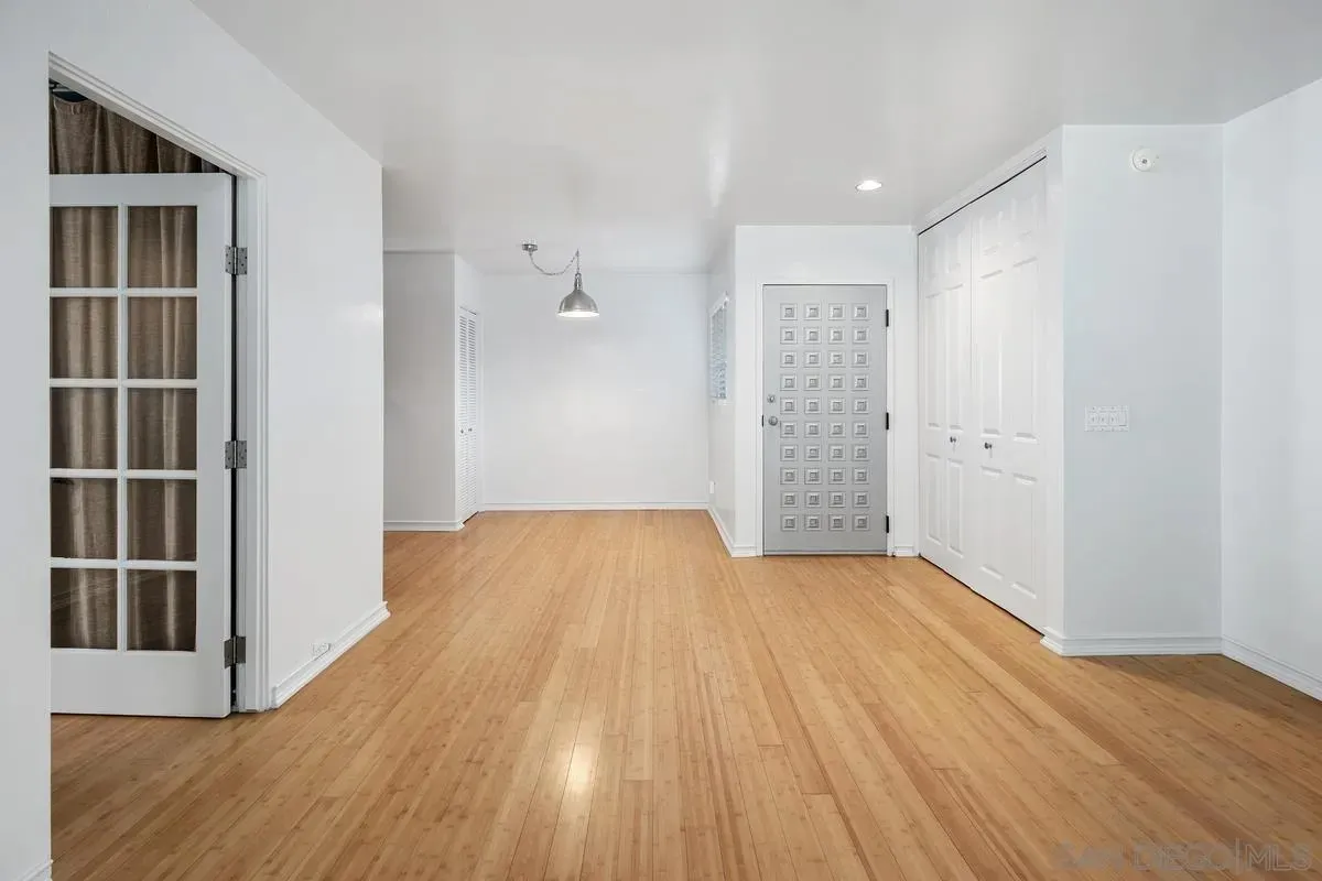 La Jolla, California 92037, United States, 1 Bedroom Bedrooms, ,1 BathroomBathrooms,Residential,Active,140926