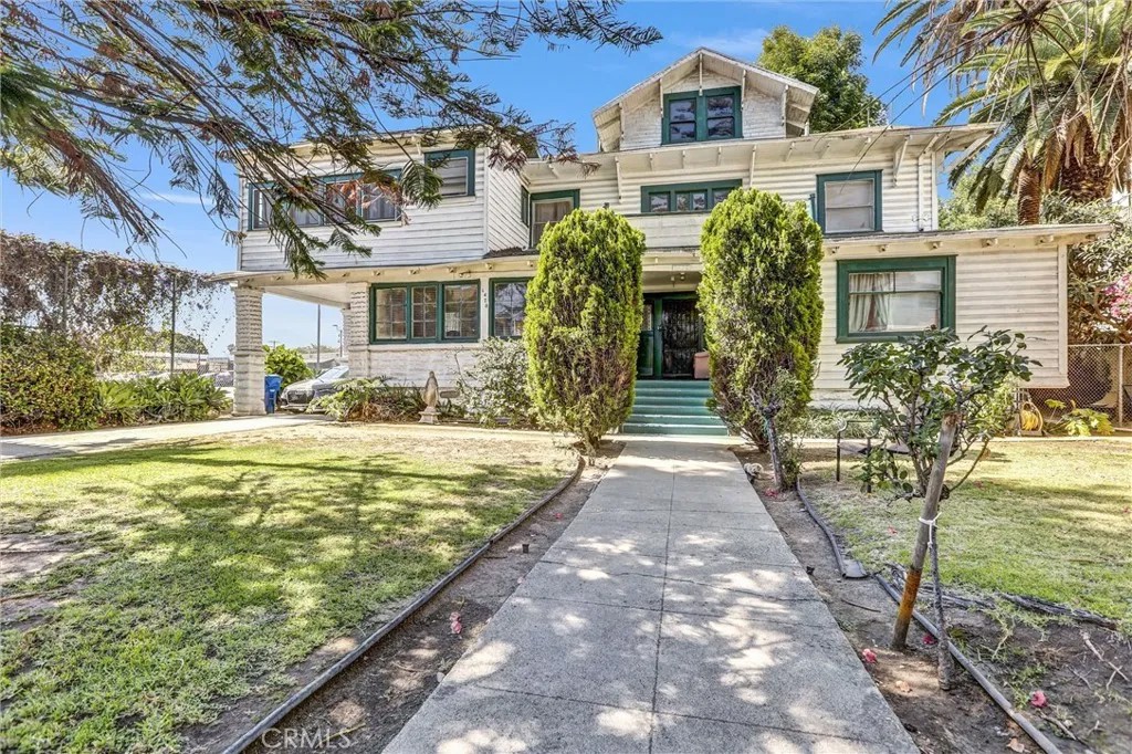 1470 W Adams Boulevard