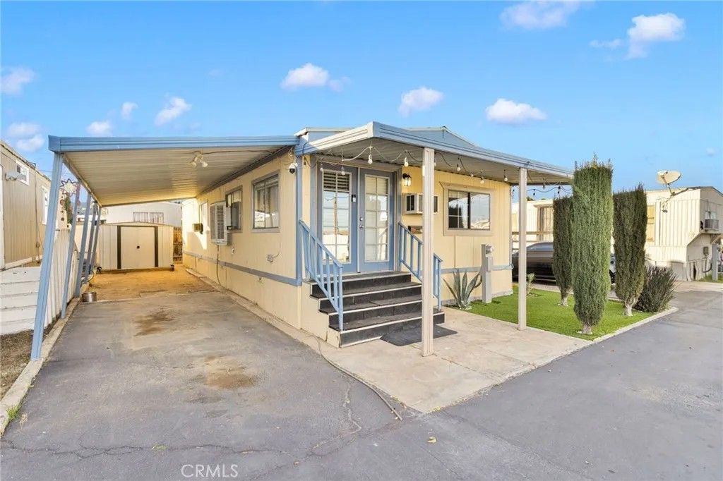 Photo of 16473 Green Tree Blvd, Victorville, CA 92395 (MLS # HD25278497)