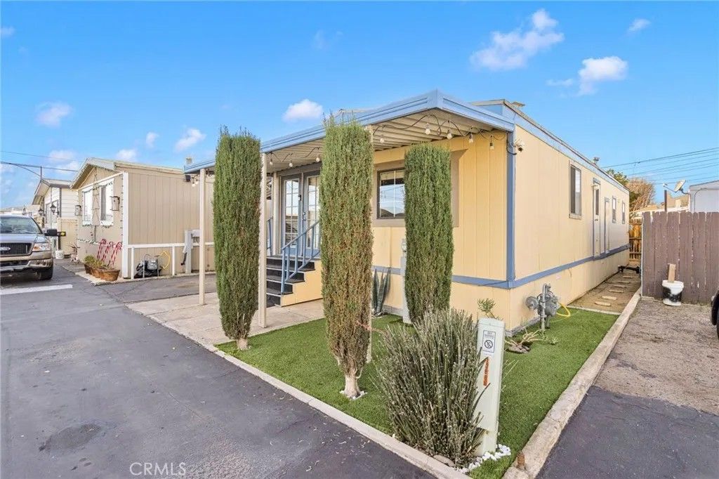 Photo of 16473 Green Tree Blvd, Victorville, CA 92395 (MLS # HD25278497)