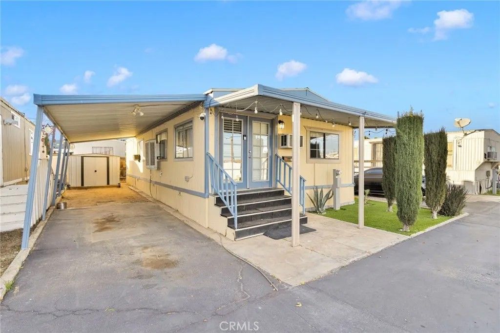 Photo of 16473 Green Tree Blvd #21, Victorville, CA 92395 (MLS # HD25278497)