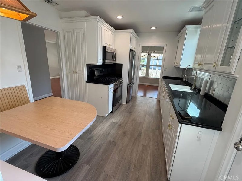 2812 N Myers