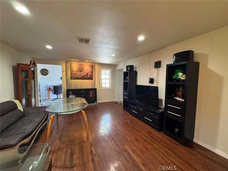 1120 Valencia