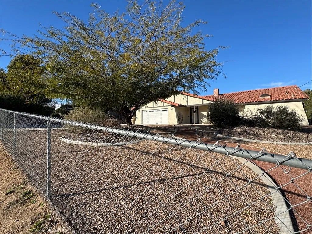 Photo of 16834 Elm Street, Hesperia, CA 92345 (MLS # IV26013051)