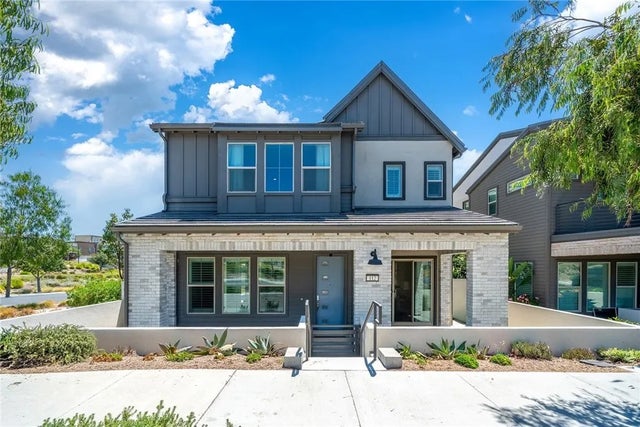 112 Sentosa, Irvine