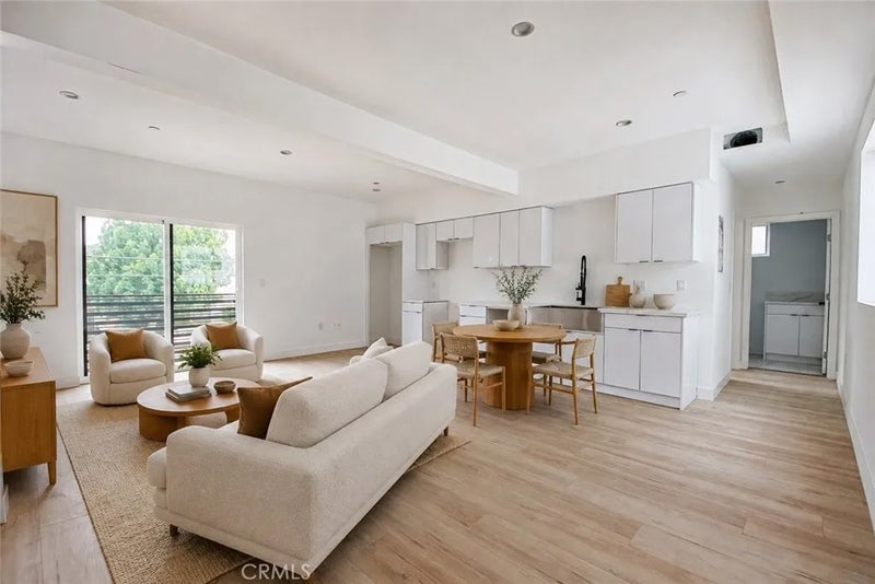 6461 Woodley