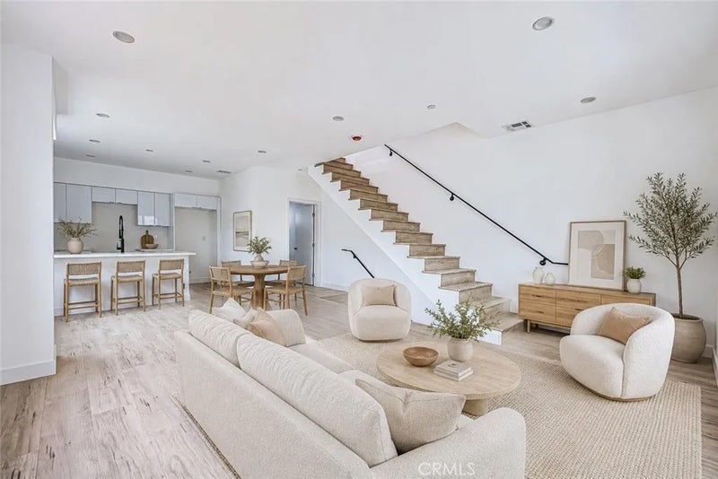 6461 Woodley