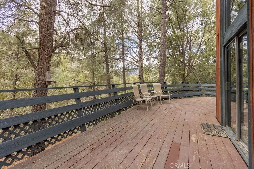 Photo of 1521 Bernina Drive, Pine Mountain Club, CA 93222 (MLS # SR25265302)