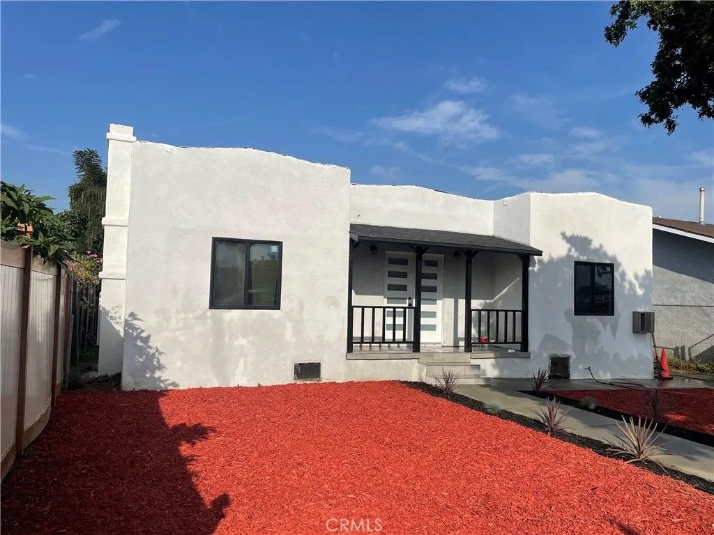 Photo of 1341 W 94th St, Los Angeles, CA 90044 (MLS # CV25278951)