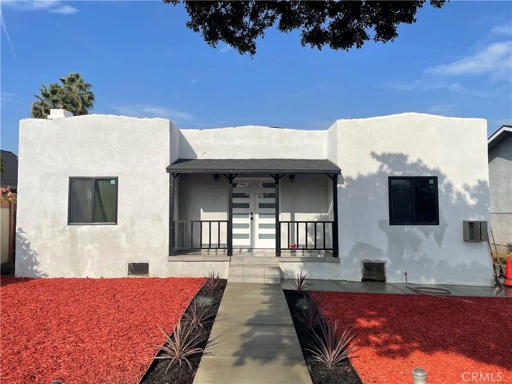 Photo of 1341 W 94th St, Los Angeles, CA 90044 (MLS # CV25278951)