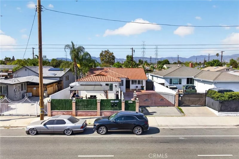 12327 Saticoy Street