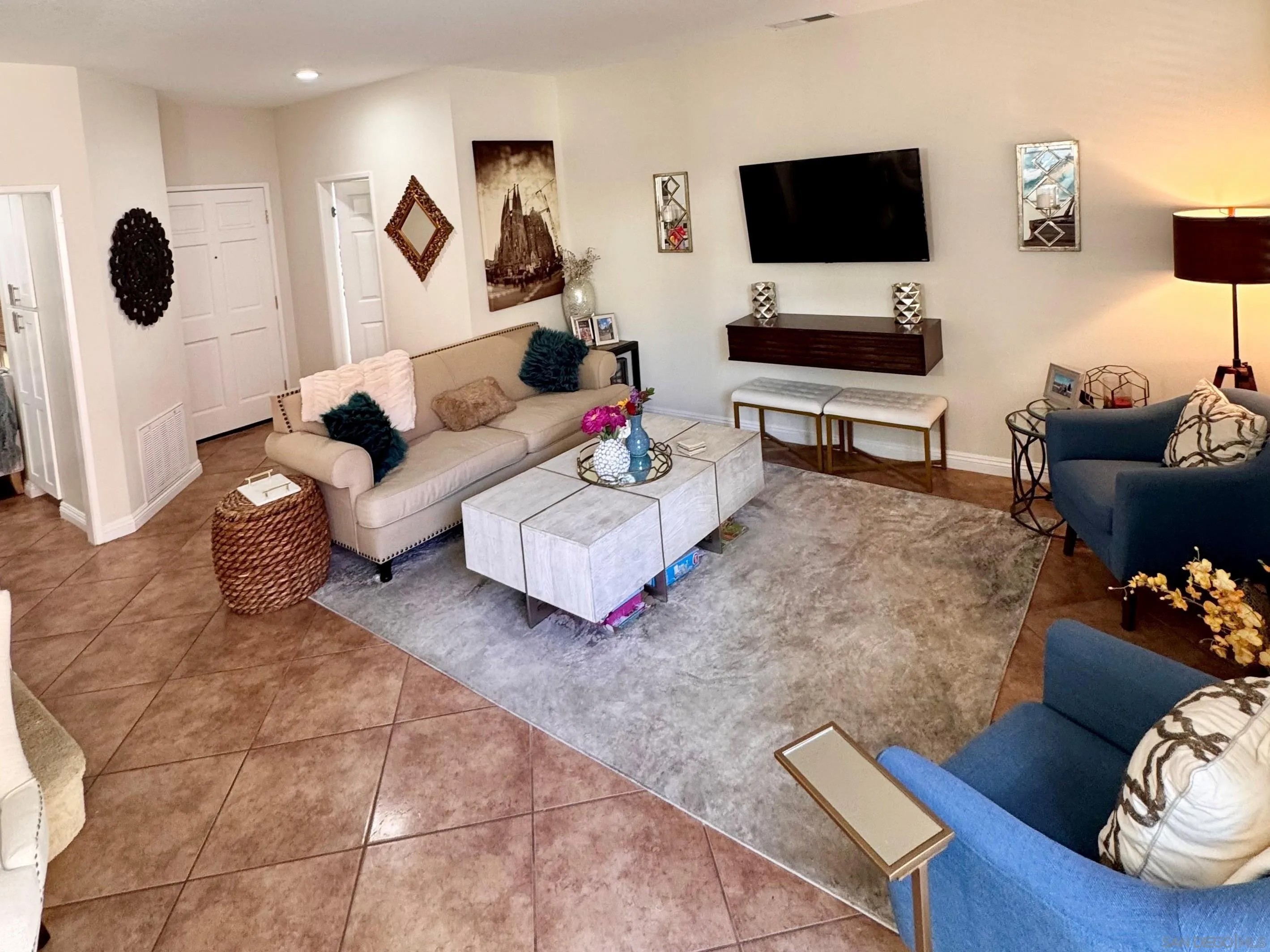 2196 Lago Madero