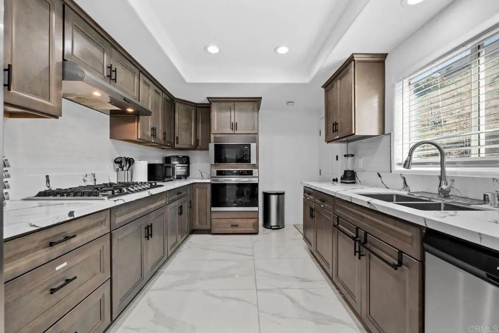 Photo of 112 Encanto Drive, Escondido, CA 92027 (MLS # PTP2508114)