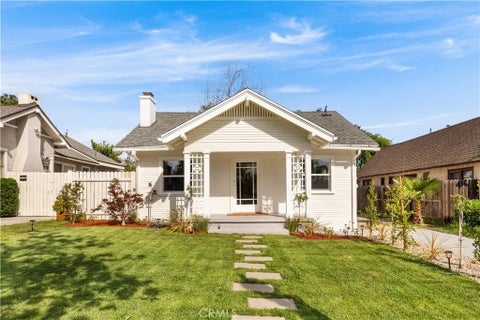 Photo of 1166 North El Molino Avenue, Pasadena, CA 91104 (MLS # AR26048816)