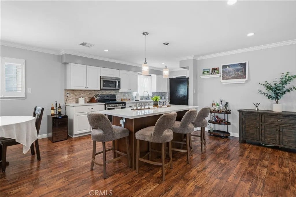 1811 Bea Way