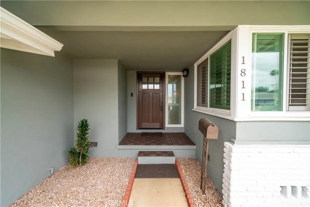 1811 Bea Way