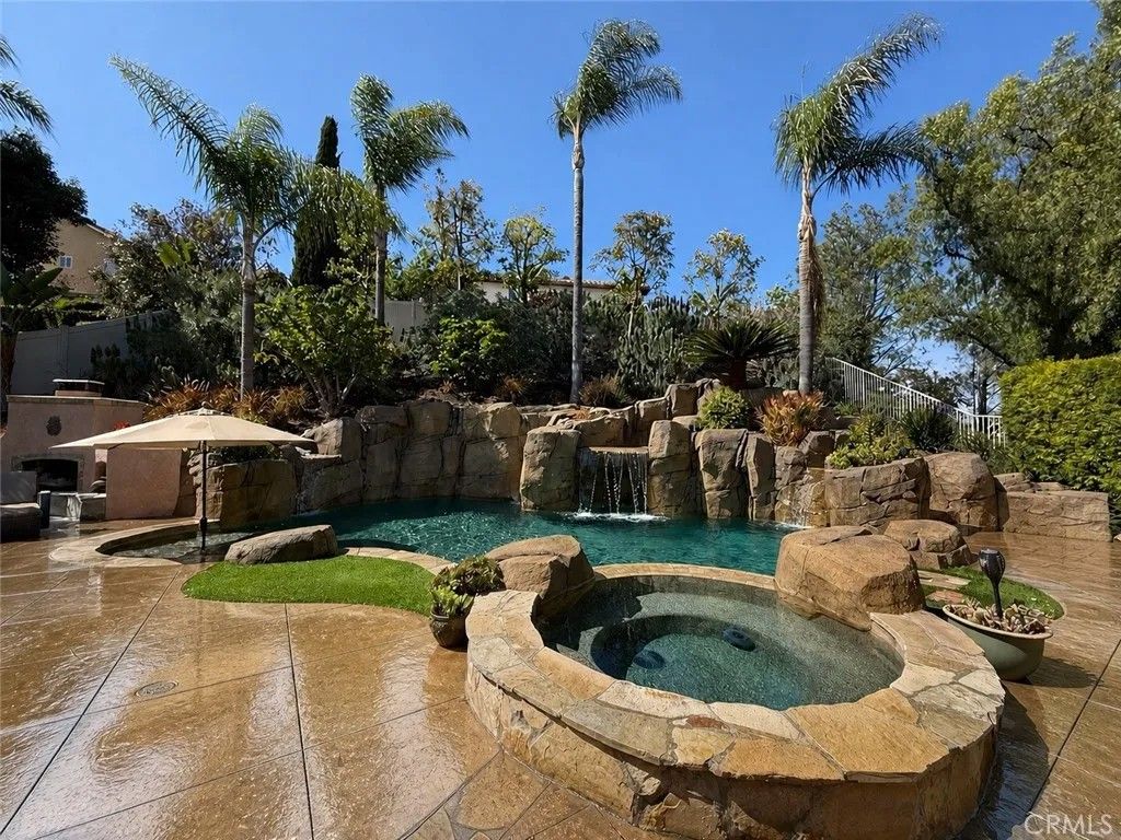 Photo of 7 Skylark Dr, Aliso Viejo, CA 92656 (MLS # OC26096141)