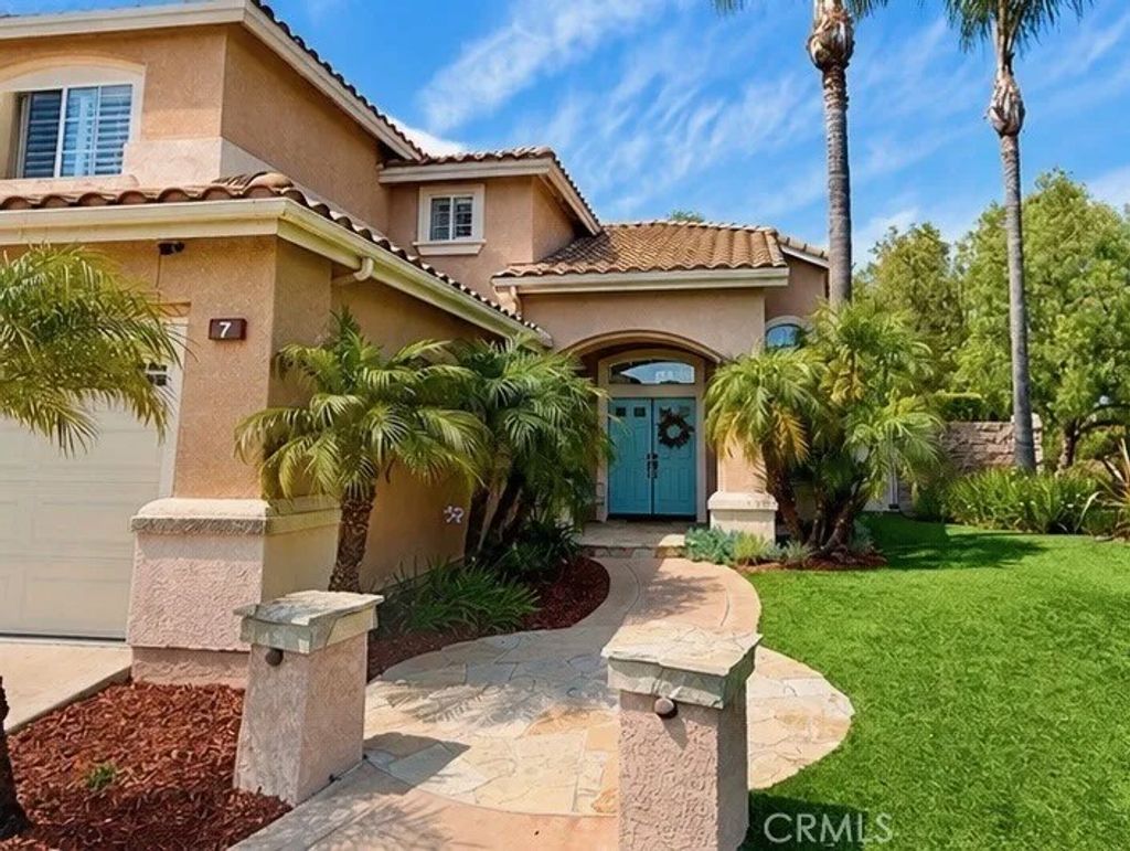 Photo of 7 Skylark Dr, Aliso Viejo, CA 92656 (MLS # OC26096141)