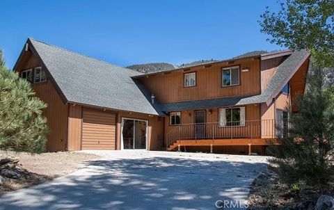 Photo of 2628 Beechwood Way, Pine Mountain Club, CA 93222 (MLS # SR26019019)