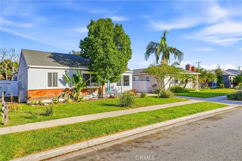 Photo of 4456 Boyar Ave, Long Beach, CA 90807 (MLS # OC26042936)