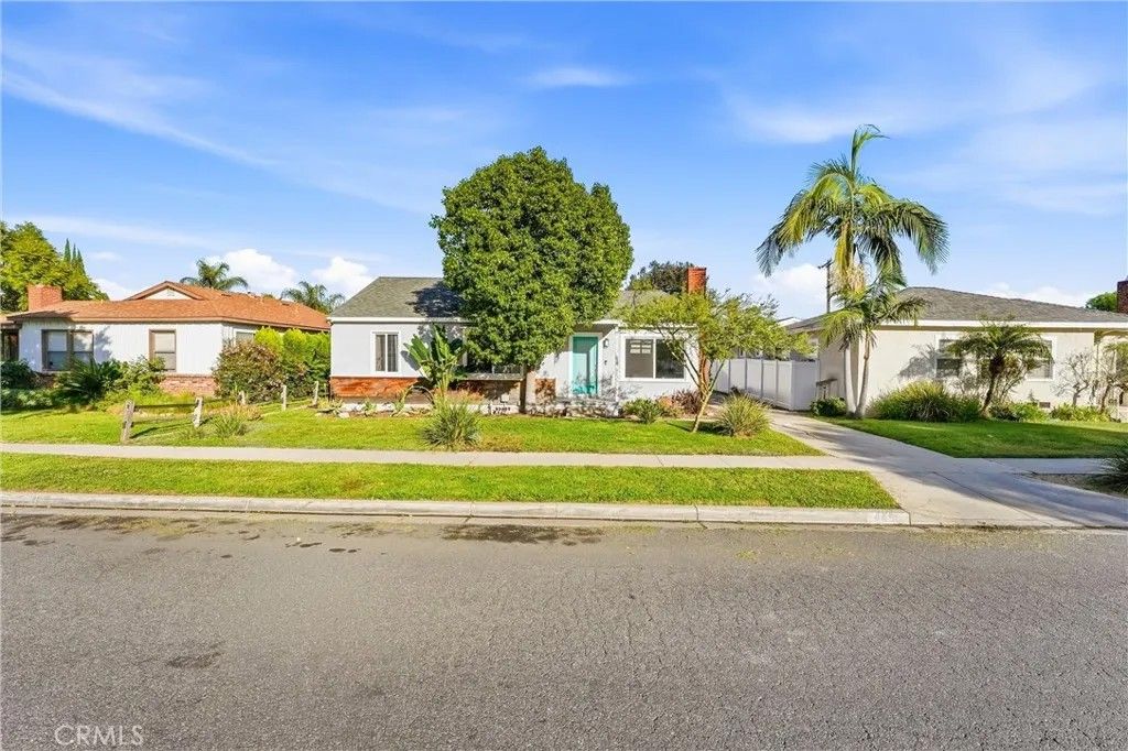 Photo of 4456 Boyar Ave, Long Beach, CA 90807 (MLS # OC26042936)