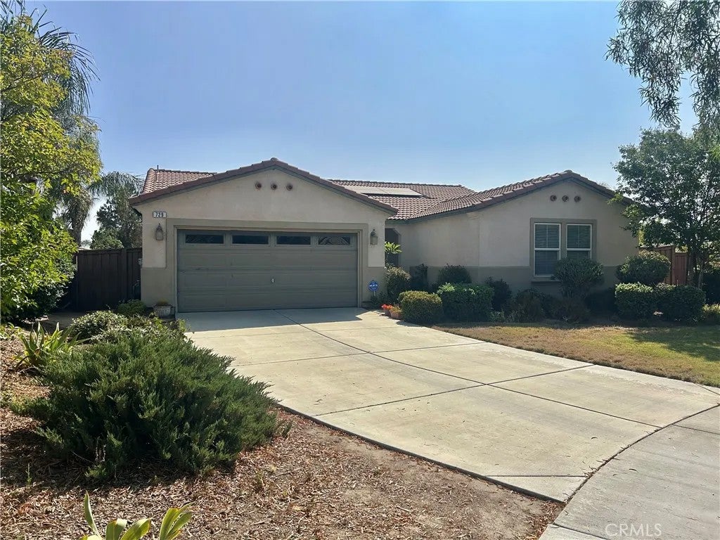 Photo of 729 Bailey Lane, San Jacinto, CA 92582 (MLS # SW26137944)