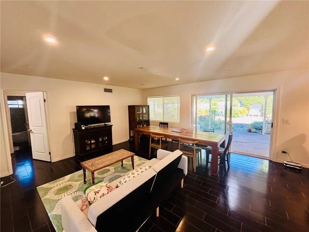 Photo of 23813 Calvert, Woodland Hills, CA 91367 (MLS # SR25269211)