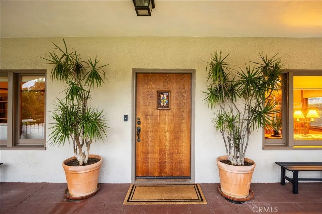 209 N Sunset