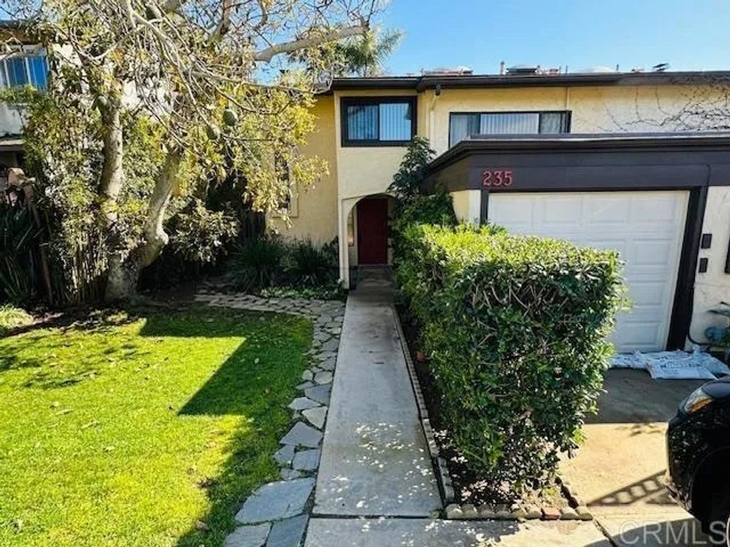 Photo of 235 Calle De Sereno, Encinitas, CA 92024 (MLS # NDP2603973)