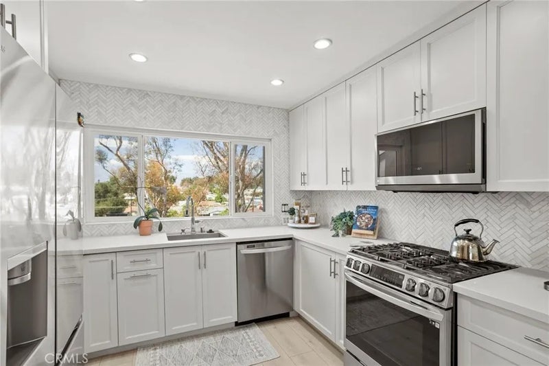 1854 Rainbow Terrace