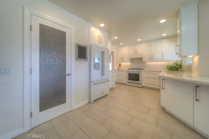 890 W 21 Street