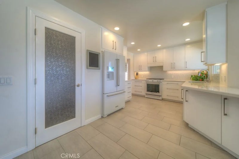 890 W 21 Street