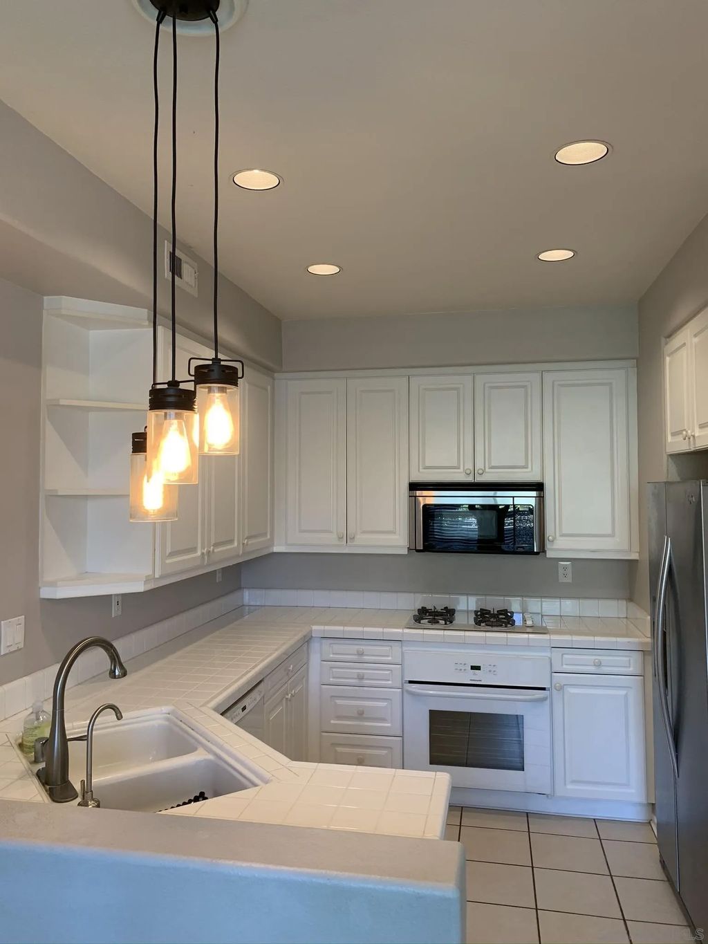 Photo of 3619 Ruette De Ville, San Diego, CA 92130 (MLS # 250044685)