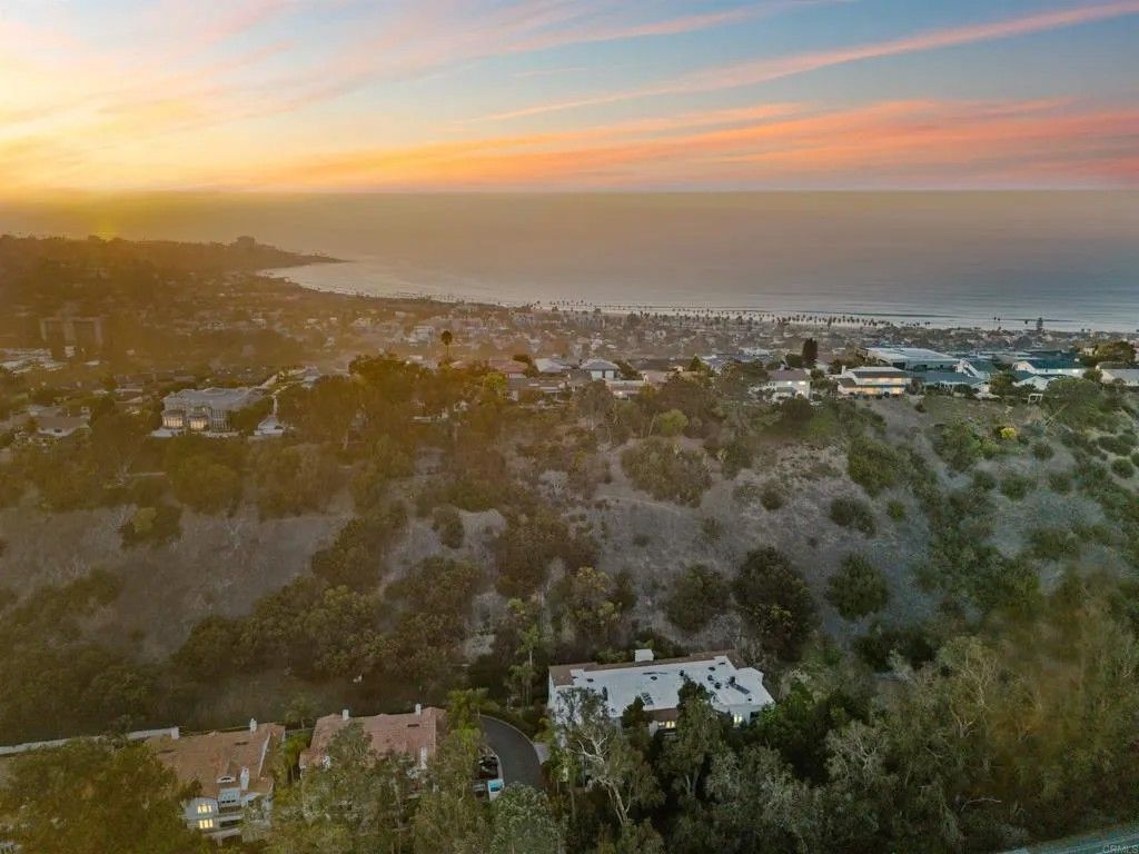 Photo of 2894 Torrey Pines Rd, La Jolla, CA 92037 (MLS # NDP2510704)