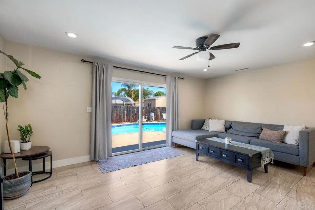 Photo of 924 Daisy Street, Escondido, CA 92027 (MLS # NDP2602288)